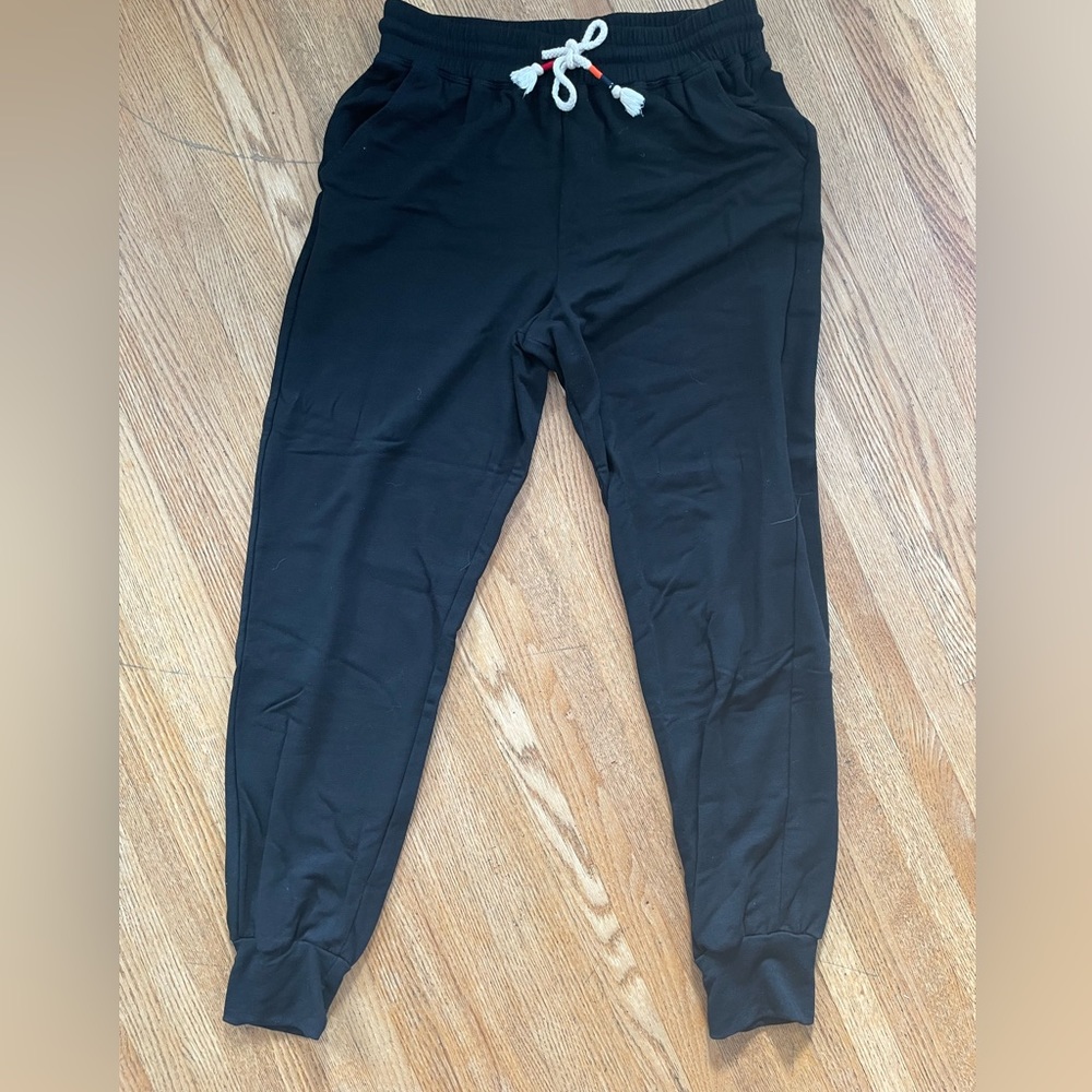 Sundry brand black joggers size 2 (in Sundry brand fits like a Medium)